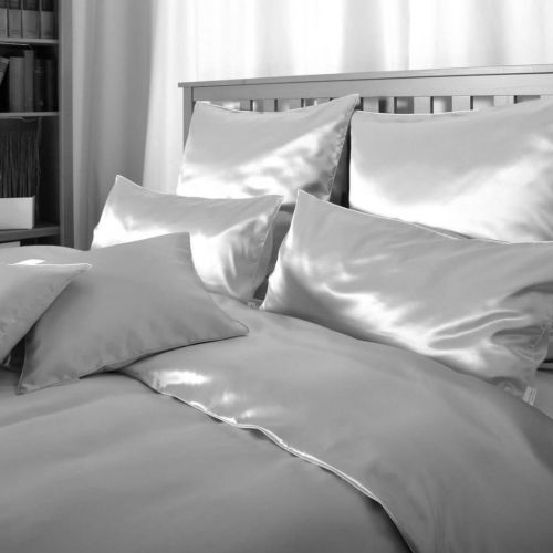 Plauener Seidenweberei, Bettwäsche aus 100% Seide, Design 'Helios ash'
