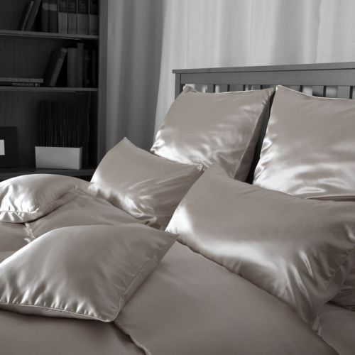 Plauener Seidenweberei, Bettwäsche aus 100% Seide, Design 'Helios iron'
