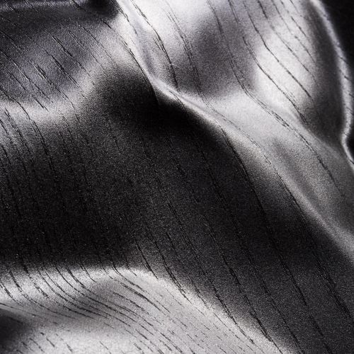 Cozi, Schale klein, Modell ‚Wrinkles Square‘, Esche schwarz mit hellem Korkboden