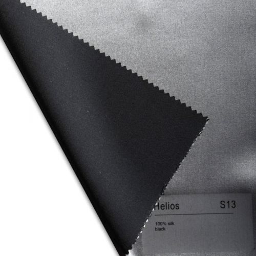 Plauener Seidenweberei, Bettwäsche aus 100% Seide, Design 'Helios black'