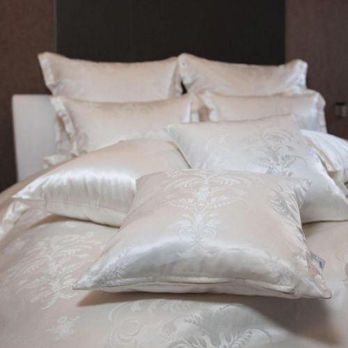 Plauener Seidenweberei, Spannbettlaken aus 100% Seide, Design 'Siena nature'