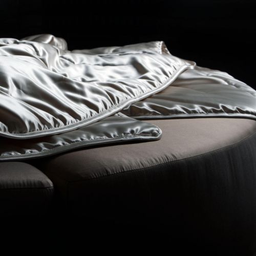 Plauener Seidenweberei, Steppdecke aus 100% Wildseide mit Wildseidenvliesfüllung, Design 'Gema nature'