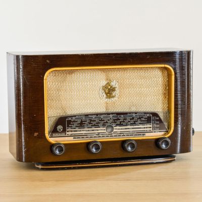 Charlestine, Radio Modell 'Serenade 1953', restauriert und modernisiert