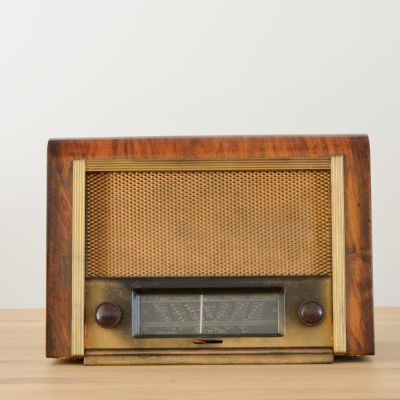 Charlestine, Radio Modell 'Manufrance S2 1948', restauriert und modernisiert