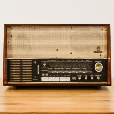 Charlestine, Radio Modell 'Grundig-4097 1964', restauriert und modernisiert